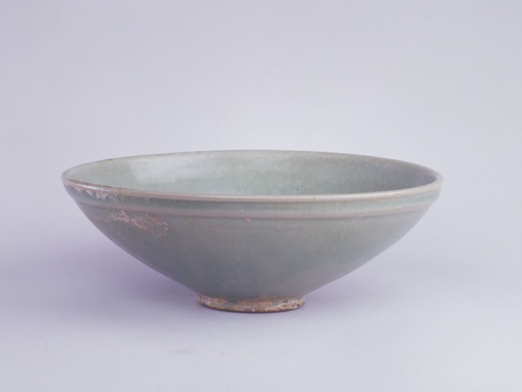 图片[1]-Blue-glaze carved “Wu Niu pant moon” bowl in Yaozhou kiln-China Archive